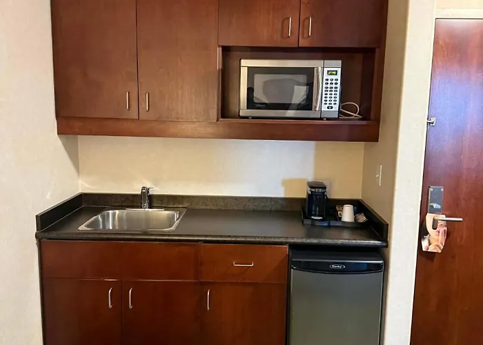 Lakeview Inns & Suites - Slave Lake